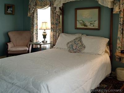 Montague Inn Saginaw Zimmer foto